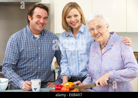 Senior,cottura,il pensionamento Foto Stock