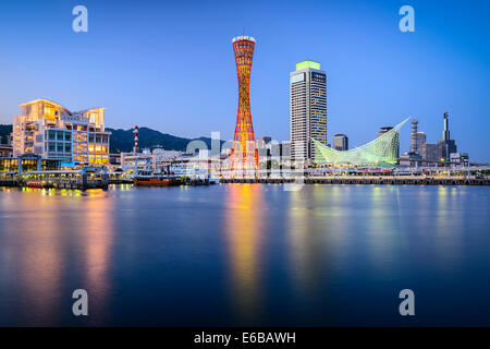 Skyline di Kobe, Giappone nel porto. Foto Stock