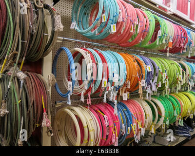 Bobine di corda, Big R Ranch Store, Great Falls, Montana, USA Foto Stock