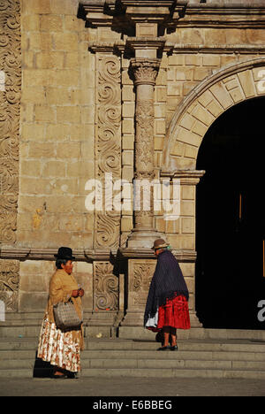 Bolivia, La Paz, la Iglesia Di San Francisco, con la sua grande facciata decorata, del barocco e neoclassico architectural Foto Stock