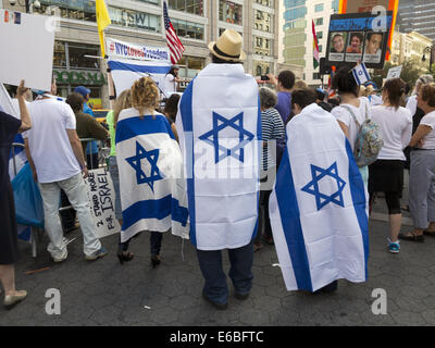 Rally a sostegno di Israele e la persecuzione delle minoranze religiose sotto l'Islam di Union Square a New York City, Agosto 17, 2014. Foto Stock