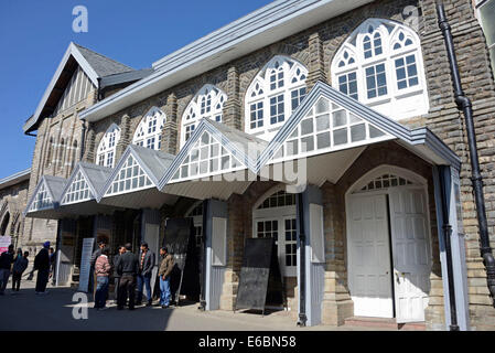 L'ingresso principale al Teatro Gaiety è stato costruito dagli inglesi nel 1887 su Mall Road, Shimla in Himachal Pradesh, India Shimla è un Foto Stock