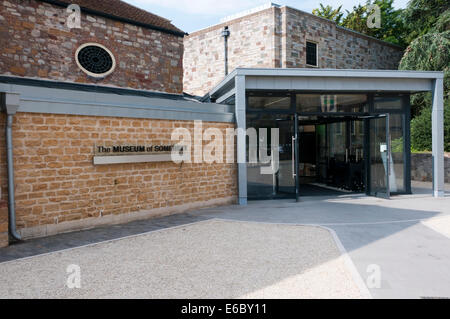 L'ingresso al museo di Somerset nel reparto interno di Taunton Castle. Foto Stock