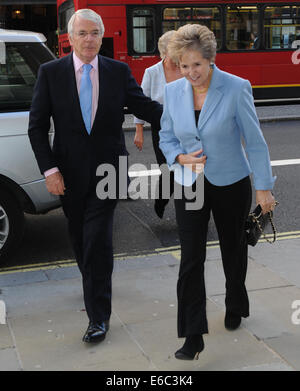 Il Oldie of the Year Awards - Gli arrivi con: John Major,Norma grandi dove: Londra, Regno Unito quando: 04 Feb 2014 Foto Stock