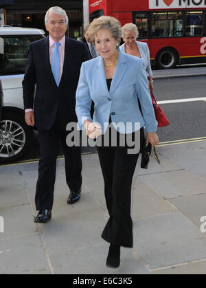 Il Oldie of the Year Awards - Gli arrivi con: John Major,Norma grandi dove: Londra, Regno Unito quando: 04 Feb 2014 Foto Stock