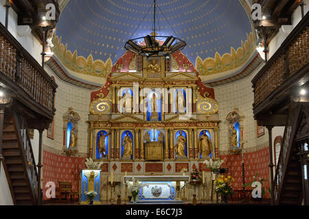 Francia, Pyrenees-Atlantiques (64), Paese Basco, Labord, Ainhoa, pala d altare della chiesa di Nostra Signora dell'Assomption Foto Stock