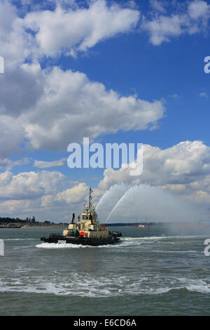 Visualizza Fireship a Harwich scialuppa di salvataggio giorno Foto Stock