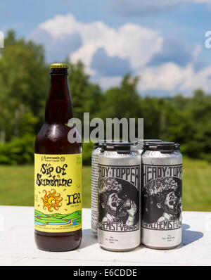 VERMONT, USA - Lawson il Sip di sole e inebrianti Topper, birre artigianali realizzati nel Vermont. Foto Stock