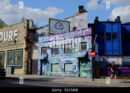 Arte di strada su edificio in Shoreditch, Londra Foto Stock