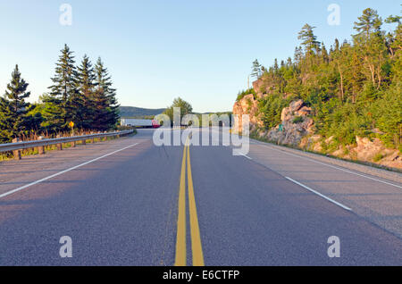 TransCanada highway lungo Lago Superior shore Foto Stock