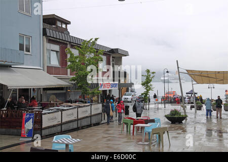 Vollan strada pedonale, centro Åndalsnes, Rauma, Romsdalsfjorden, Møre og Romsdal, Vestlandet, Norvegia, Scandinavia, Europa Foto Stock