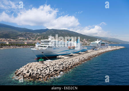 Traghetti al porto nuovo, Bastia, Corsica, Francia Foto Stock