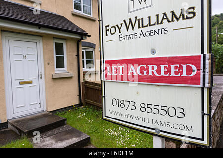 Lasciare segno convenuto sull'agente immobiliare avviso, Wales, Regno Unito Foto Stock