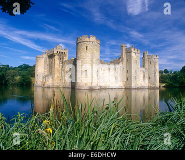 Il Castello di Bodiam nel Kent REGNO UNITO Foto Stock