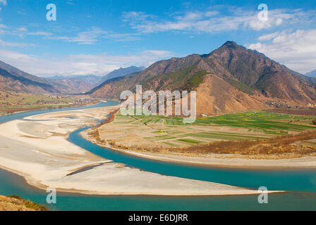 Cina. Nella provincia dello Yunnan. La prima ansa del fiume Yangtze. Foto Stock