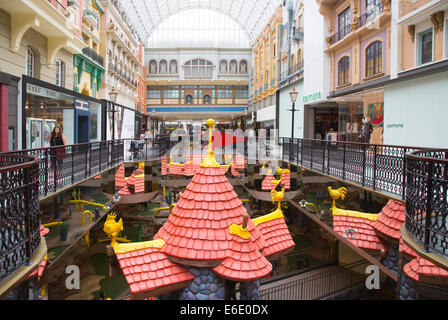 West Edmonton Mall, uno dei più grandi centri commerciali in tutto il mondo e si affaccia il Professor Wem's Adventure Golf Foto Stock