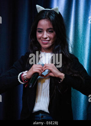 Bala Cynwyd, Pennsylvania, USA. 21 Agosto, 2014. Camila Cabello di American Girl quinto gruppo armonia esegue a Q102's teatro delle prestazioni il 21 agosto 2014 a Bala Cynwyd, Pennsylvania, Stati Uniti. Credito: Paolo Froggatt/Alamy Live News Foto Stock