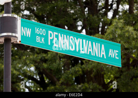 1600 Pennsylvania Avenue strada segno - Washington DC, Stati Uniti d'America Foto Stock