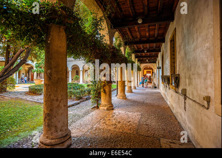 Italia Veneto Verona Museo presso la tomba di Giulietta, il cortile Foto Stock