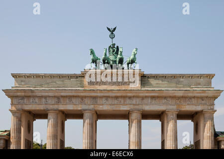La Quadriga sulla Porta di Brandeburgo a Berlino, Germania, Europa