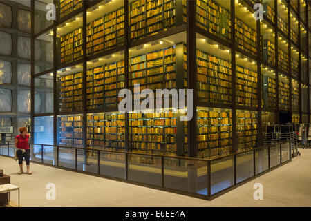 La Bibbia di Gutenberg presso la Beinecke Libri Rari e Manoscritti biblioteca presso la Yale New Haven Foto Stock