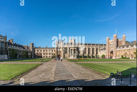 Storico Trinity College e Grand Court, fondata dal Re Enrico VIII nel 1546, parte dell'Università di Cambridge, Cambridgeshire, Inghilterra, Regno Unito. Foto Stock