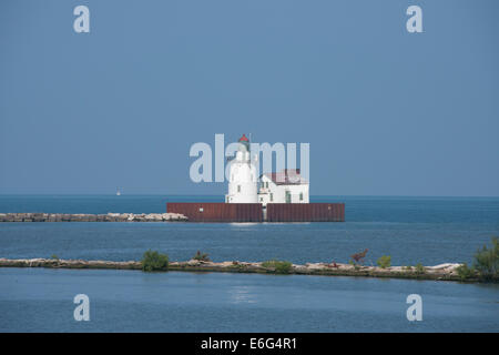 Ohio, il Lago Erie, Cleveland. Cleveland West Pierhead Lighthouse. Foto Stock