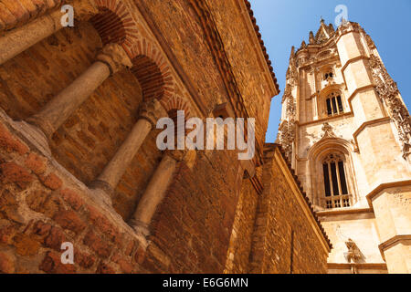 Cattedrale San Salvador. La città di Oviedo. Asturias Provincia. Spagna. Europa Foto Stock