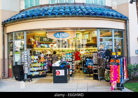 Hawaii,Hawaiian,Honolulu,Waikiki Beach,Kuhio Avenue,ABC Store,convenienza,fronte,ingresso,USA,Stati Uniti,Stati Uniti,America Polinesia,HI140325092 Foto Stock