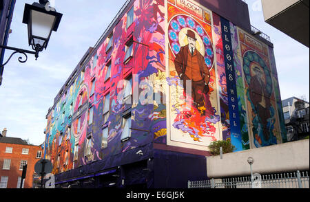 Colori vivaci carta murale su Blooms Hotel, Anglesea Street, Dublino Irlanda Foto Stock