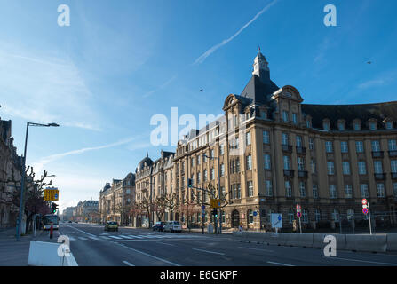 Avenue de la Liberte vista al mattino in Lussemburgo presso Aprile 6. Foto Stock