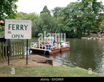 La catena del traghetto, Stratford upon Avon, Warwickshire, Regno Unito Foto Stock