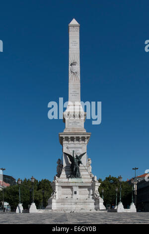 Praça dos Restauradores (Portoghese: Praça dos Restauradores) è una pubblica piazza della città di Lisbona, Portogallo. Foto Stock