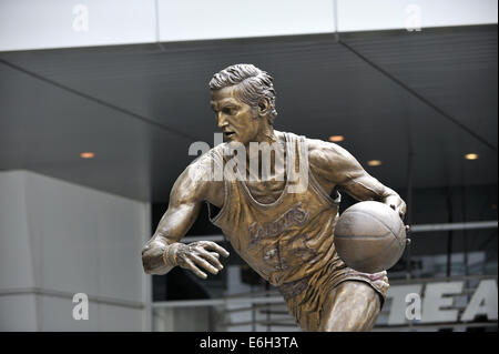 Statua di LA LEGGENDA Lakers Jerry West. LA Lakers Staples Center di Los Angeles, California, Stati Uniti d'America Foto Stock