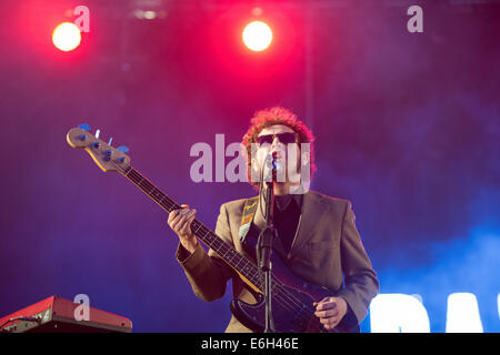 Portsmouth, Hampshire, Regno Unito. 23 Agosto, 2014. Vittorioso Festival - Sabato, Southsea, Hampshire, Inghilterra. Razorlight sul palco durante il loro set. Credito: MeonStock/Alamy Live News Foto Stock