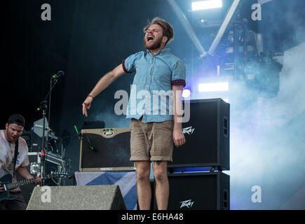 Leeds, Regno Unito. 23 Ago, 2014. Roughton "Rou" Reynolds di Enter Shikari esegue sul palco del festival di Leeds a Bramham Park il 23 agosto 2014 a Leeds, Regno Unito. Credito: Sam Kovak/Alamy Live News Foto Stock