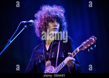 Leeds, Regno Unito. 23 Ago, 2014. James Edward Bagshaw di templi esegue il giorno 2 del festival di Leeds a Bramham Park il 23 agosto 2014 a Leeds, Inghilterra. Credito: Sam Kovak/Alamy Live News Foto Stock