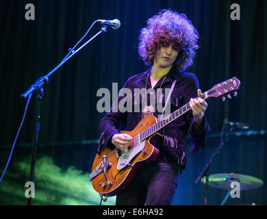 Leeds, Regno Unito. 23 Ago, 2014. James Edward Bagshaw di templi esegue il giorno 2 del festival di Leeds a Bramham Park il 23 agosto 2014 a Leeds, Inghilterra. Credito: Sam Kovak/Alamy Live News Foto Stock