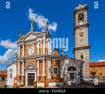 Italia Piemonte Langhe Mango Chiesa Parrocchiale Foto Stock