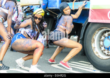 Carnevale di Notting Hill 2014, bambini del giorno di domenica Foto Stock