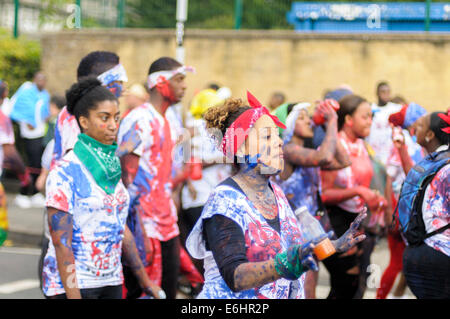 Carnevale di Notting Hill 2014, bambini del giorno di domenica Foto Stock