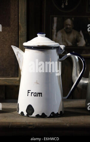 Pot del caffè in mostra al Museo di Oslo che è stato usato sulla Norwegian spedizioni polari a bordo della nave Fram Foto Stock