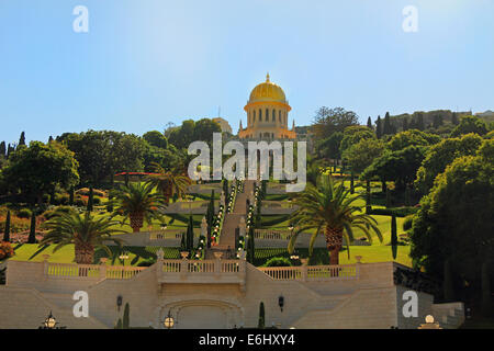 Bel santuario di Bab e i suoi giardini sul Monte Carmelo a Haifa in Israele. Associato con Bahaullah e della fede Bahai. Foto Stock