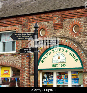 Yates negozio di ferramenta in Malton, North Yorkshire, Inghilterra Foto Stock