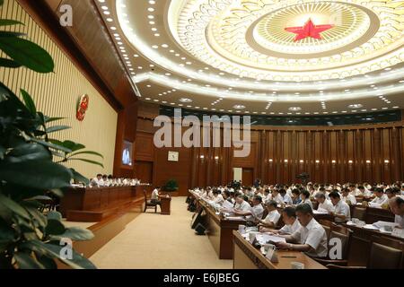 Pechino, Cina. 25 Ago, 2014. La decima riunione della Cina il XII congresso nazionale del popolo (ANP) Comitato permanente è tenuto a Pechino in Cina, e il agosto 25, 2014. Zhang Dejiang, presidente dell'NPC Comitato Permanente, ha presieduto la riunione. Credito: Liu Weibing/Xinhua/Alamy Live News Foto Stock