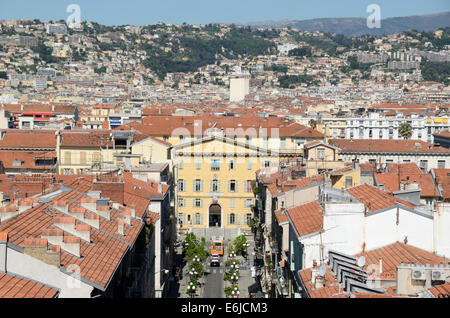 Vista panoramica del centro storico di Nizza con l'Hotel des Postes dal museo di arte moderna Mamac Alpes-Maritimes Nizza Francia Foto Stock