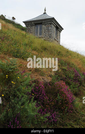 Stone Summer House o Garden House Folly a Hartland Abbey vicino l'Oceano Atlantico sulla costa del Devon Nord, Inghilterra, Regno Unito Foto Stock