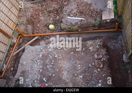 Scavate le fondazioni che mostra il drenaggio della casa di estensione a Hay-on-Wye Powys Wales UK Foto Stock