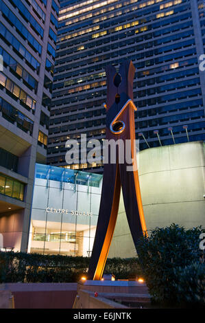 Scultura Clothespin, Philadelphia, Pennsylvania, STATI UNITI D'AMERICA Foto Stock