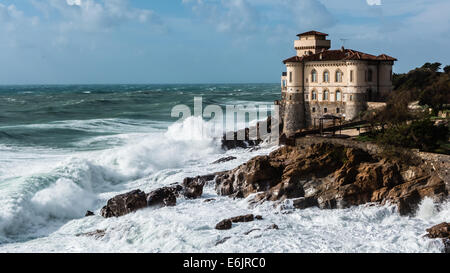 Castello del Boccale vicino Calafuria in una giornata di vento in Livorno Foto Stock